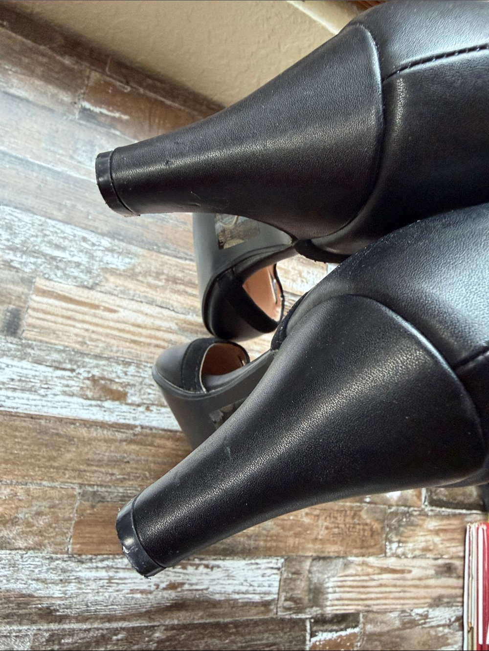 Journee Collection Black T-Strap Heels - Picture 10 of 10